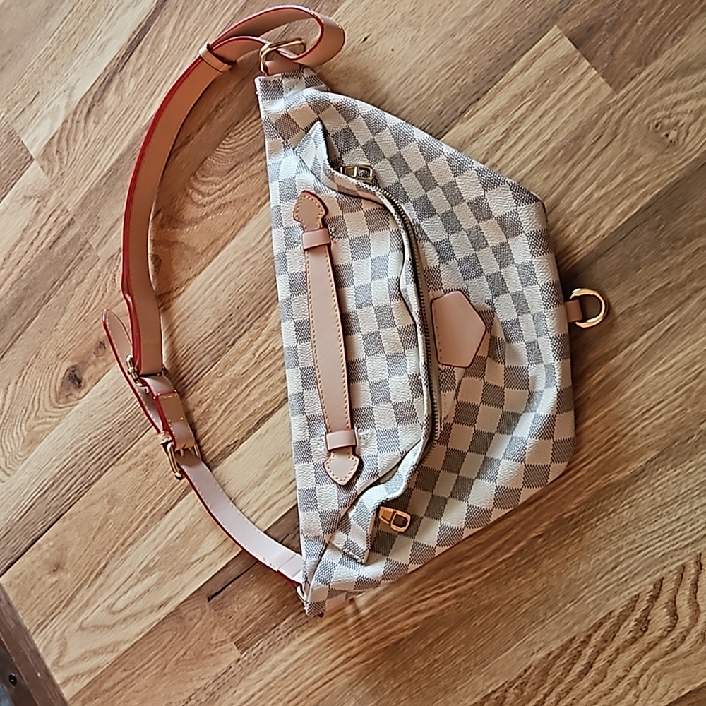 Grey white checkered cross body bag